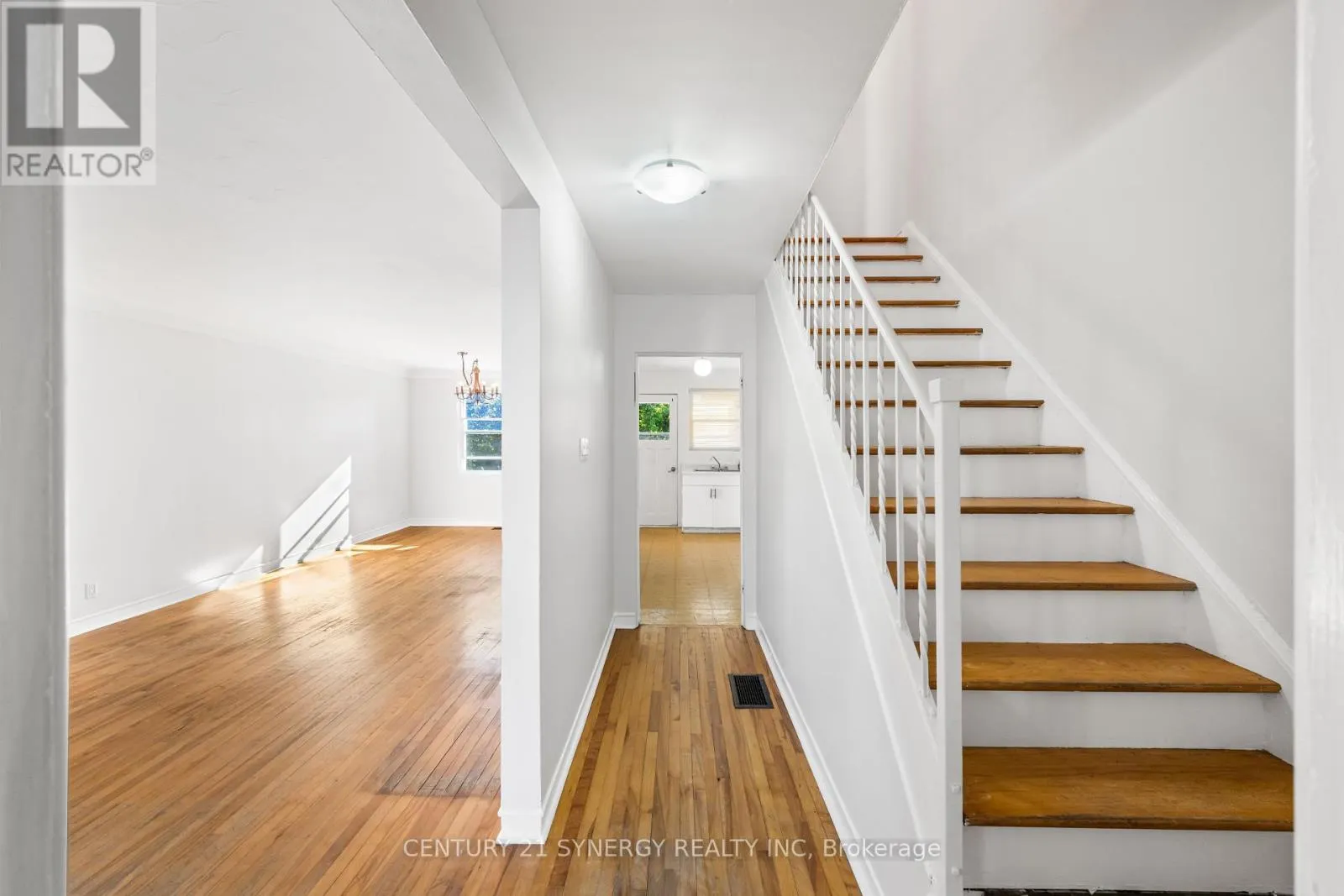 2467 CARLSEN AVENUE
