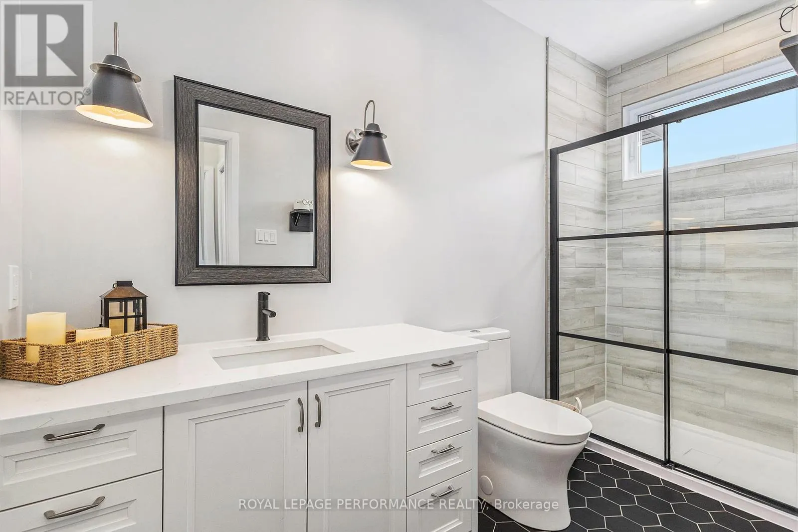 209 DES VIOLETTES STREET