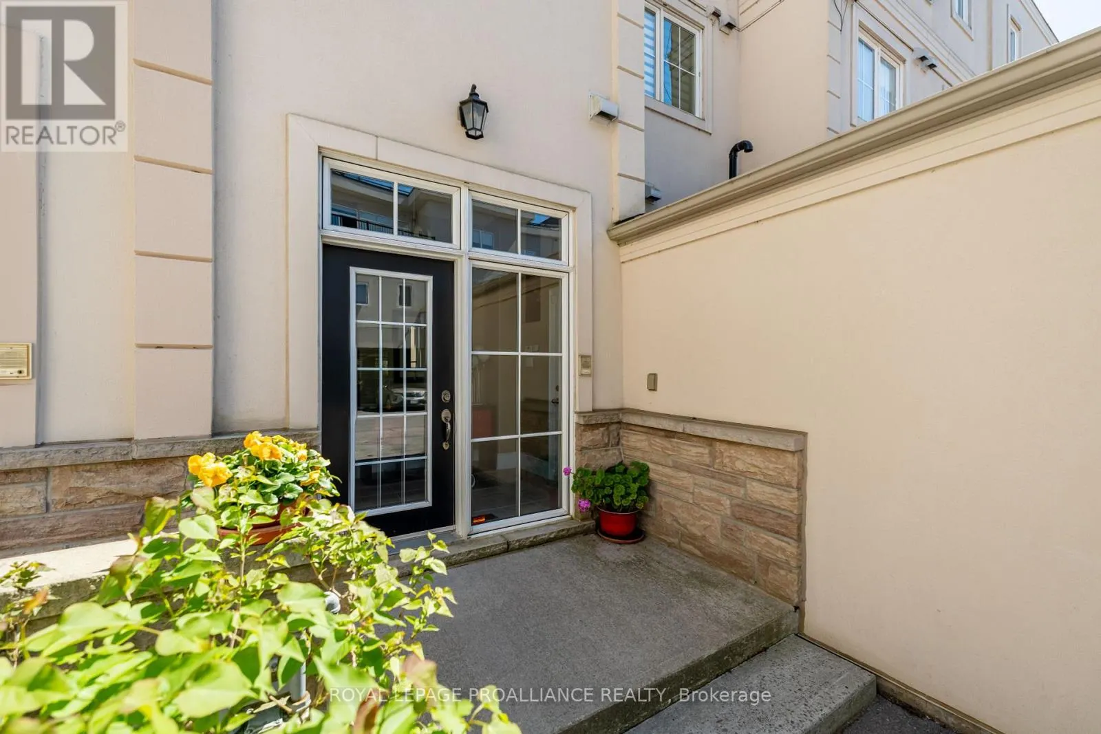 102 - 165 DIVISION STREET, #102