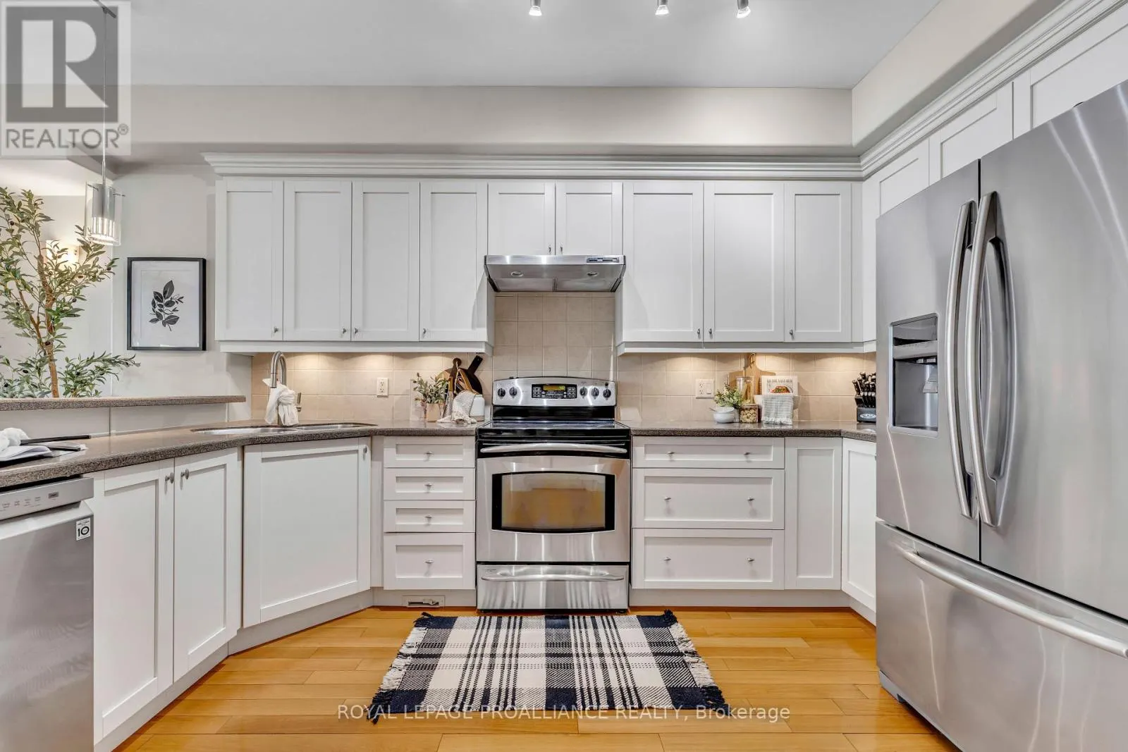 102 - 165 DIVISION STREET, #102