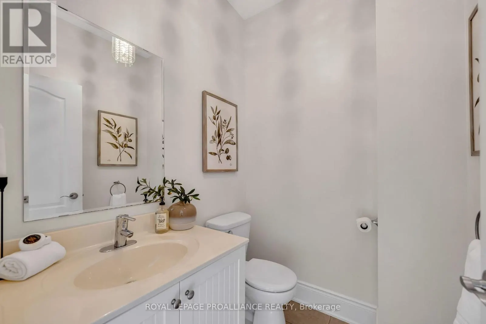 102 - 165 DIVISION STREET, #102