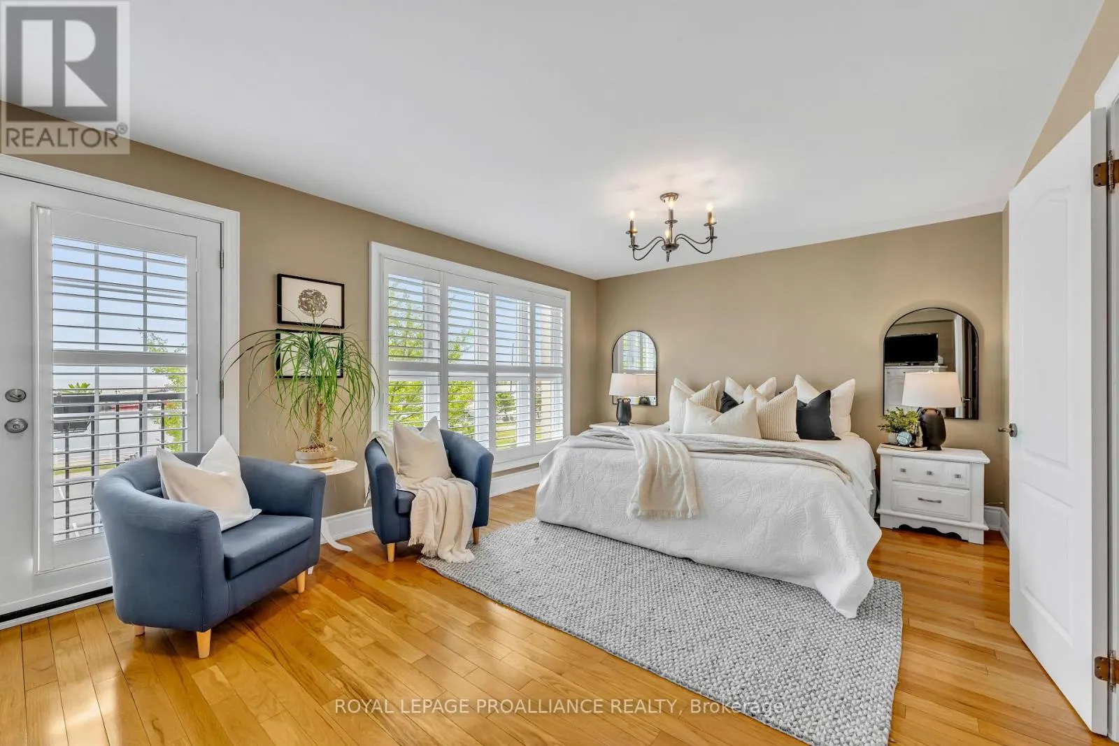 102 - 165 DIVISION STREET, #102