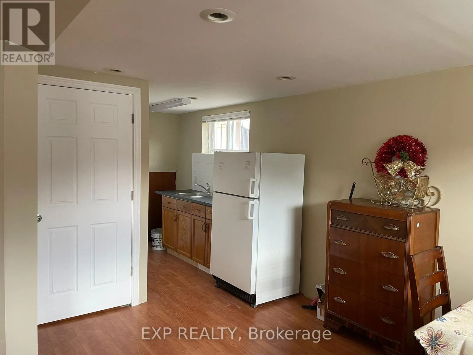 LOWER - 4453 MEADOWVALE DRIVE