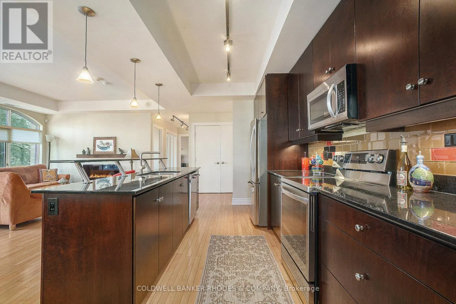 401 - 95 BRONSON AVENUE