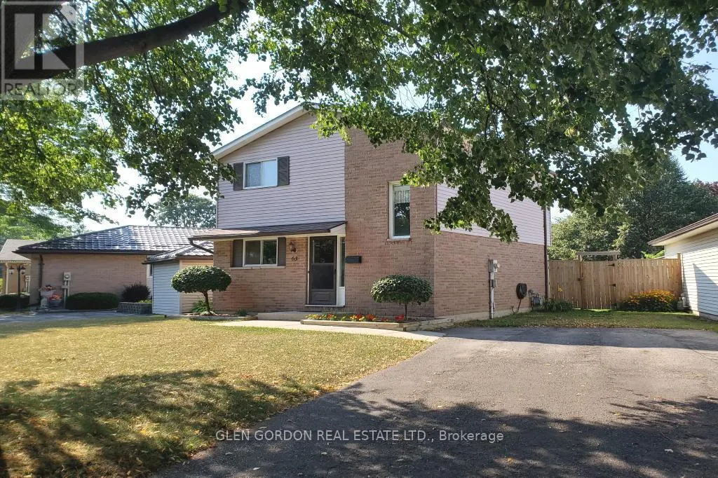 63 CAPRICE CRESCENT
