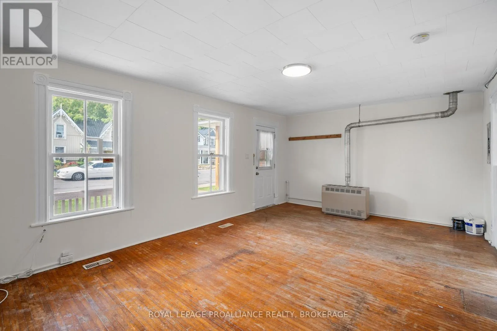 10-12 THOMAS STREET E