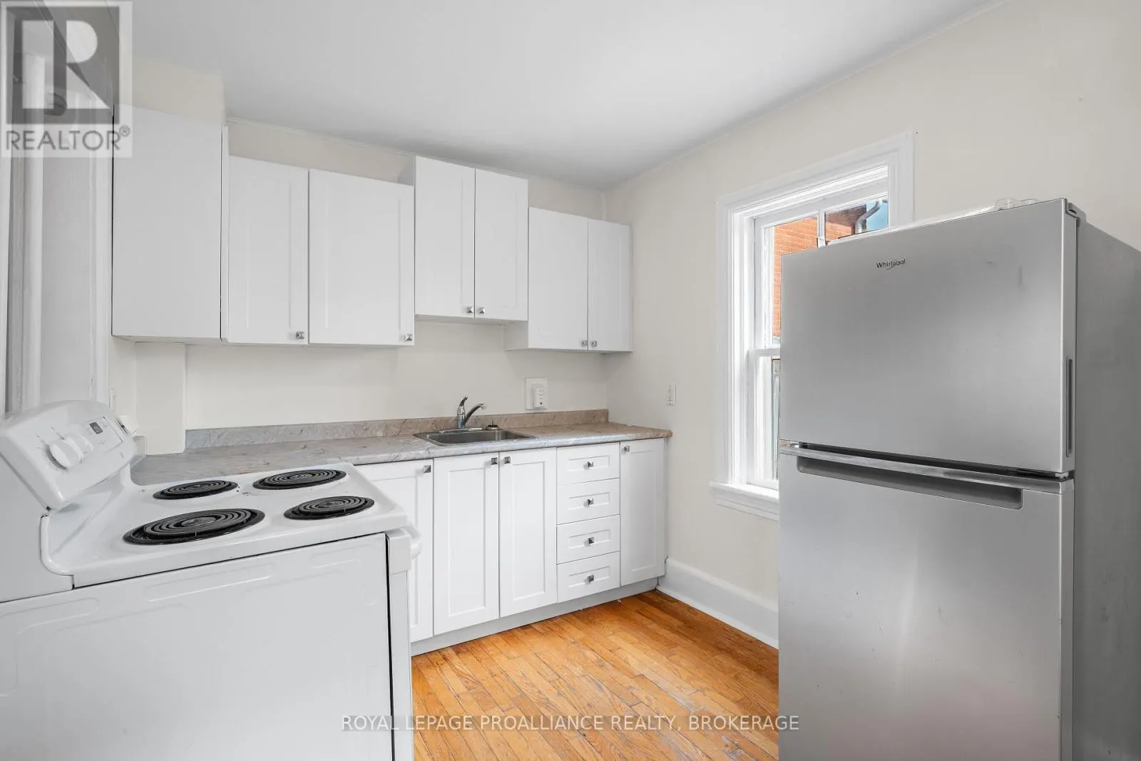 10-12 THOMAS STREET E