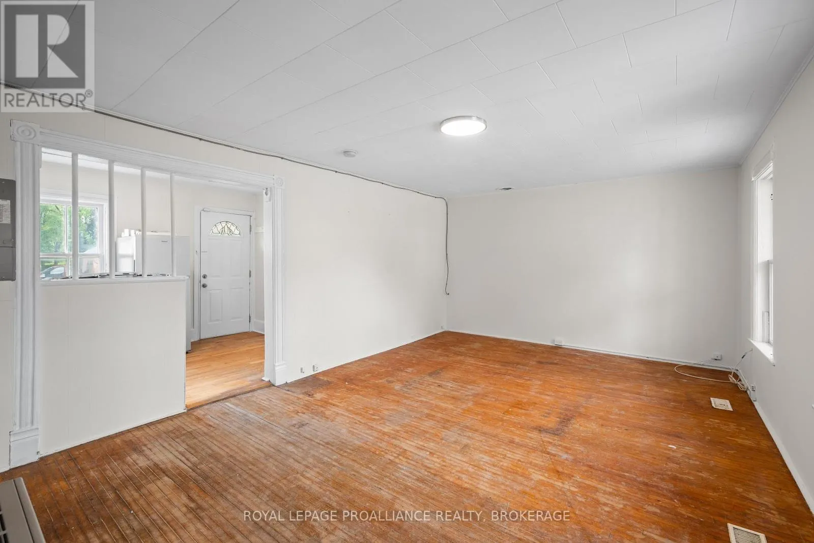 10-12 THOMAS STREET E
