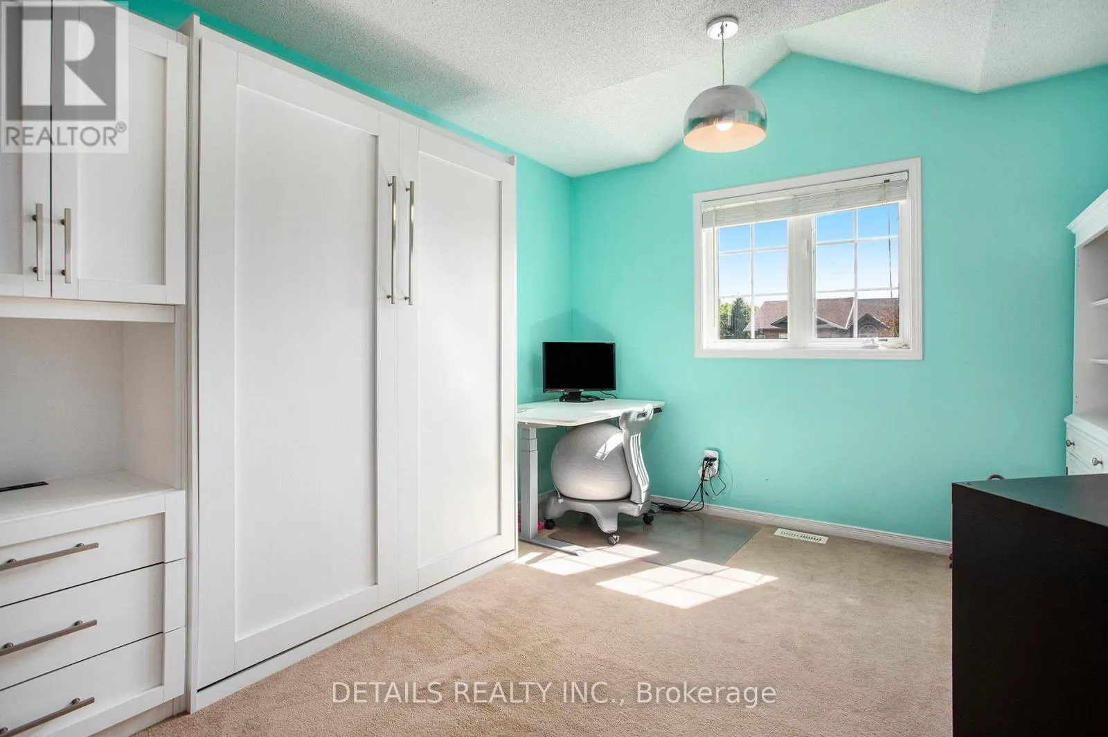 141 DUNTROON CIRCLE