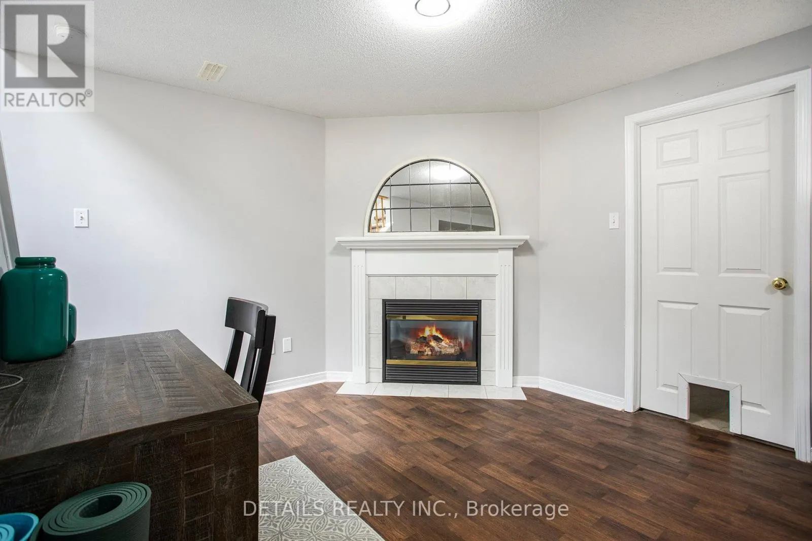 141 DUNTROON CIRCLE
