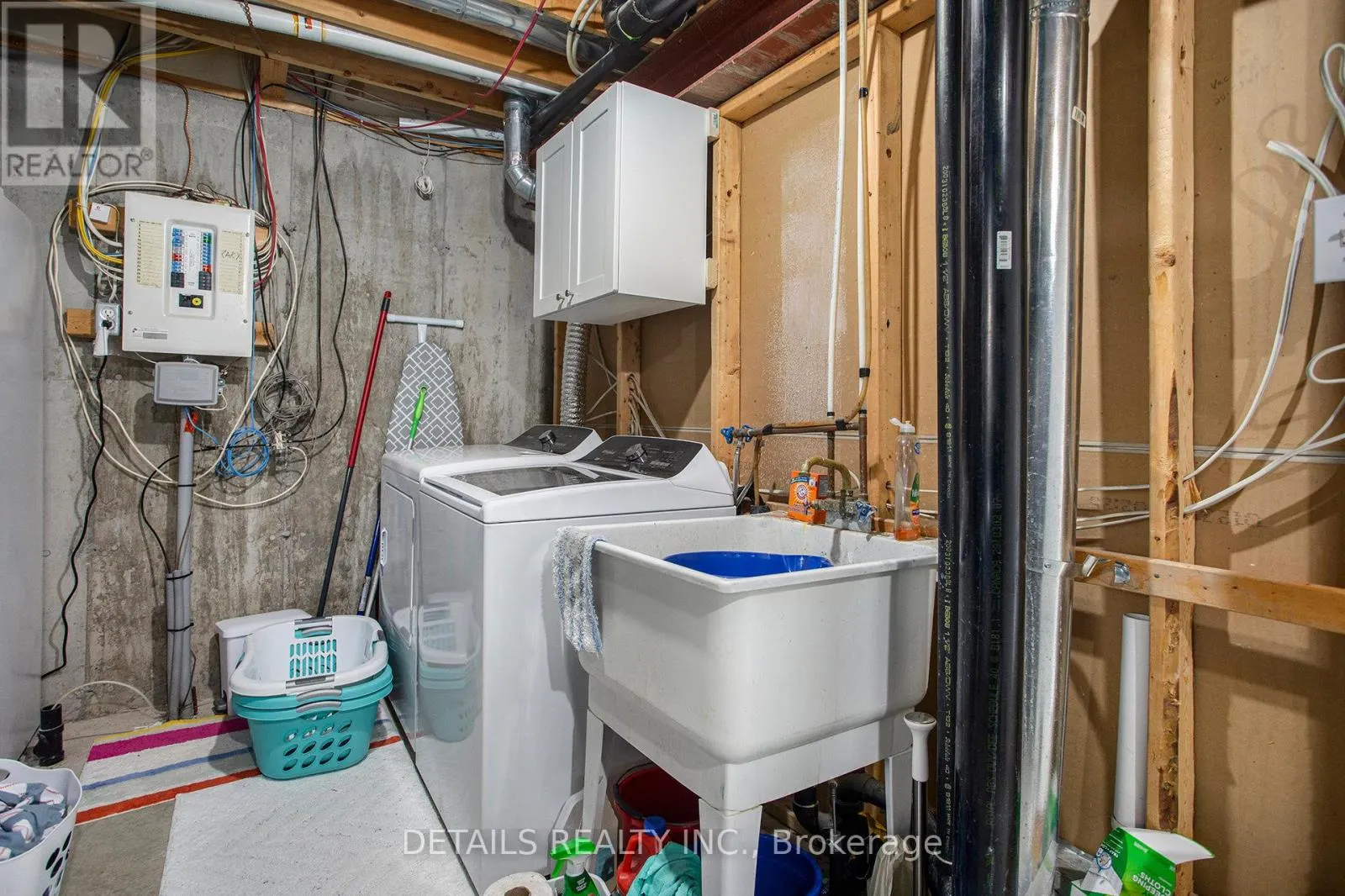 141 DUNTROON CIRCLE