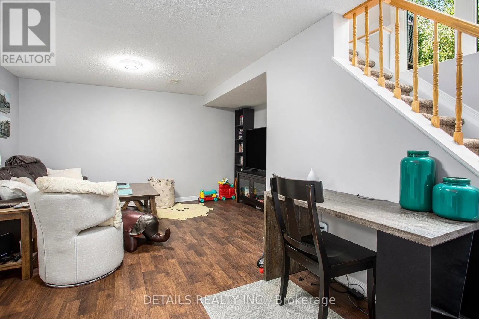 141 DUNTROON CIRCLE
