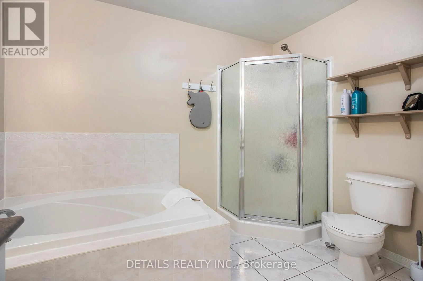 141 DUNTROON CIRCLE