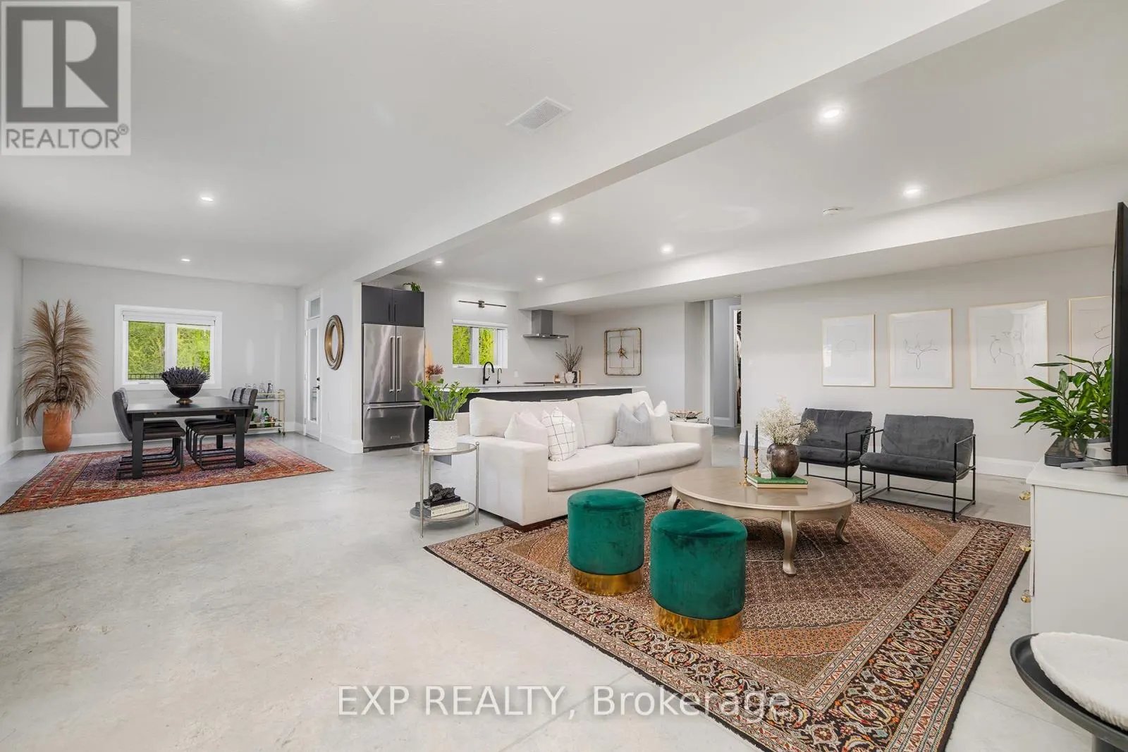 41 GILMER CRESCENT