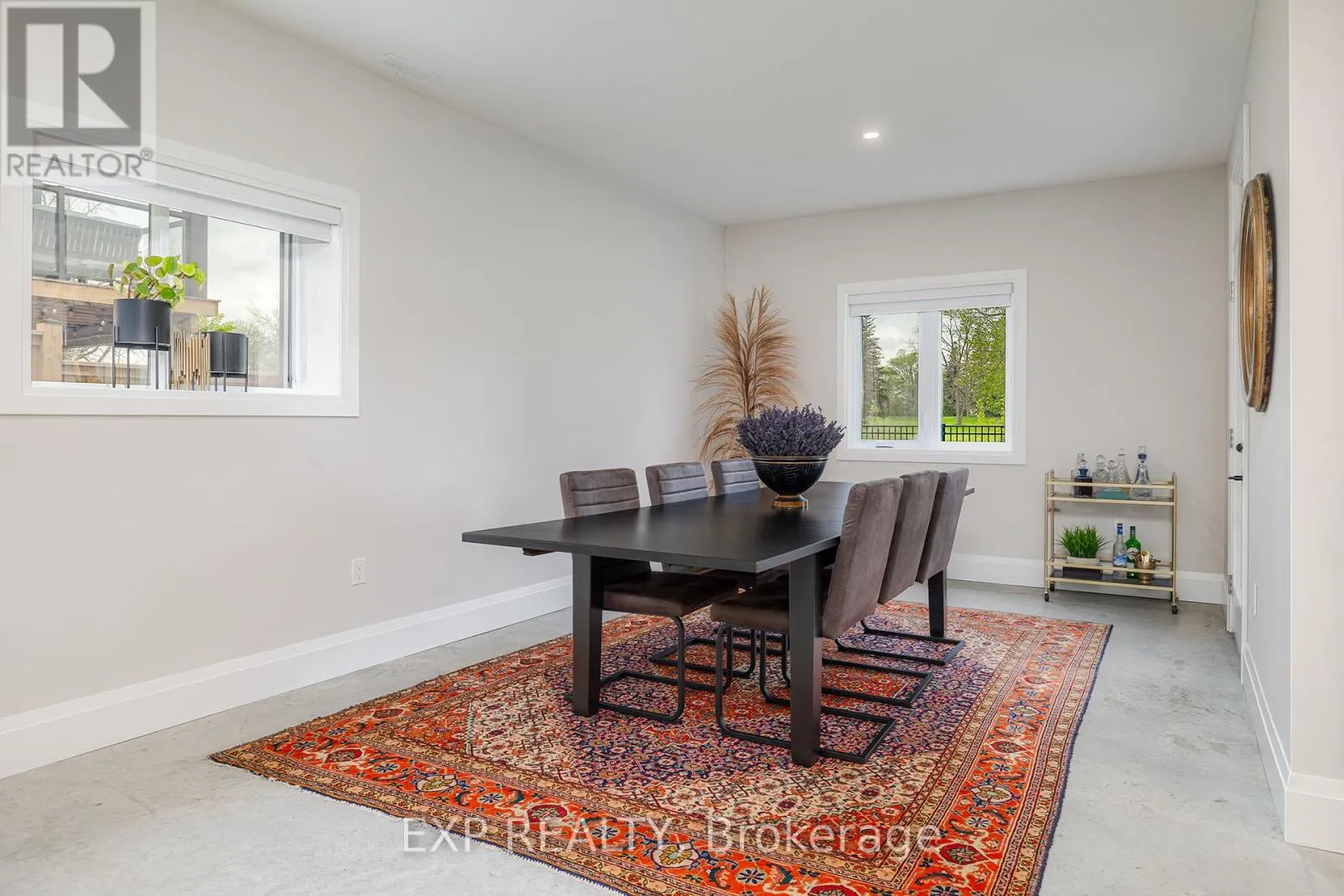 41 GILMER CRESCENT