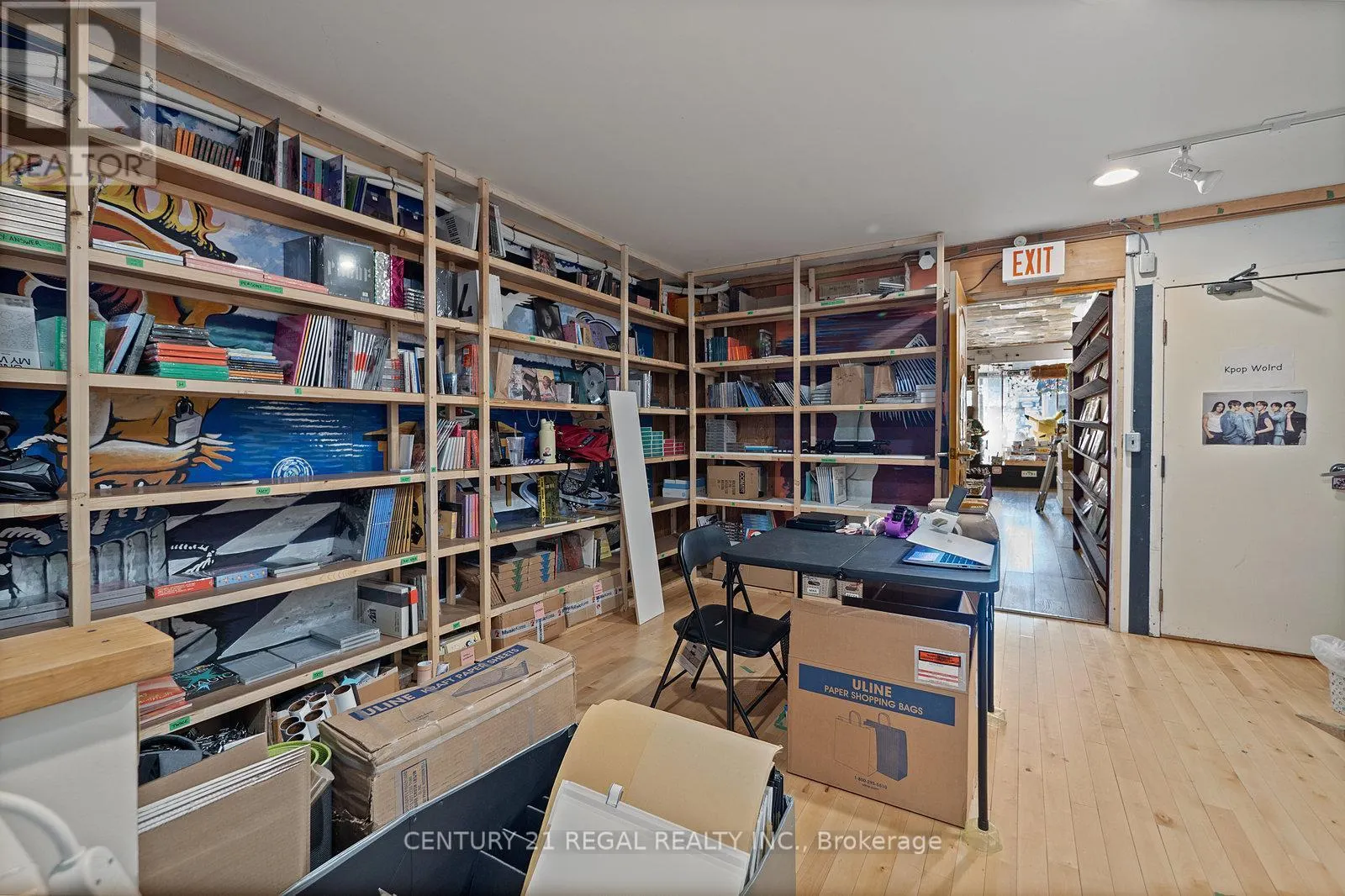 239 KING STREET E