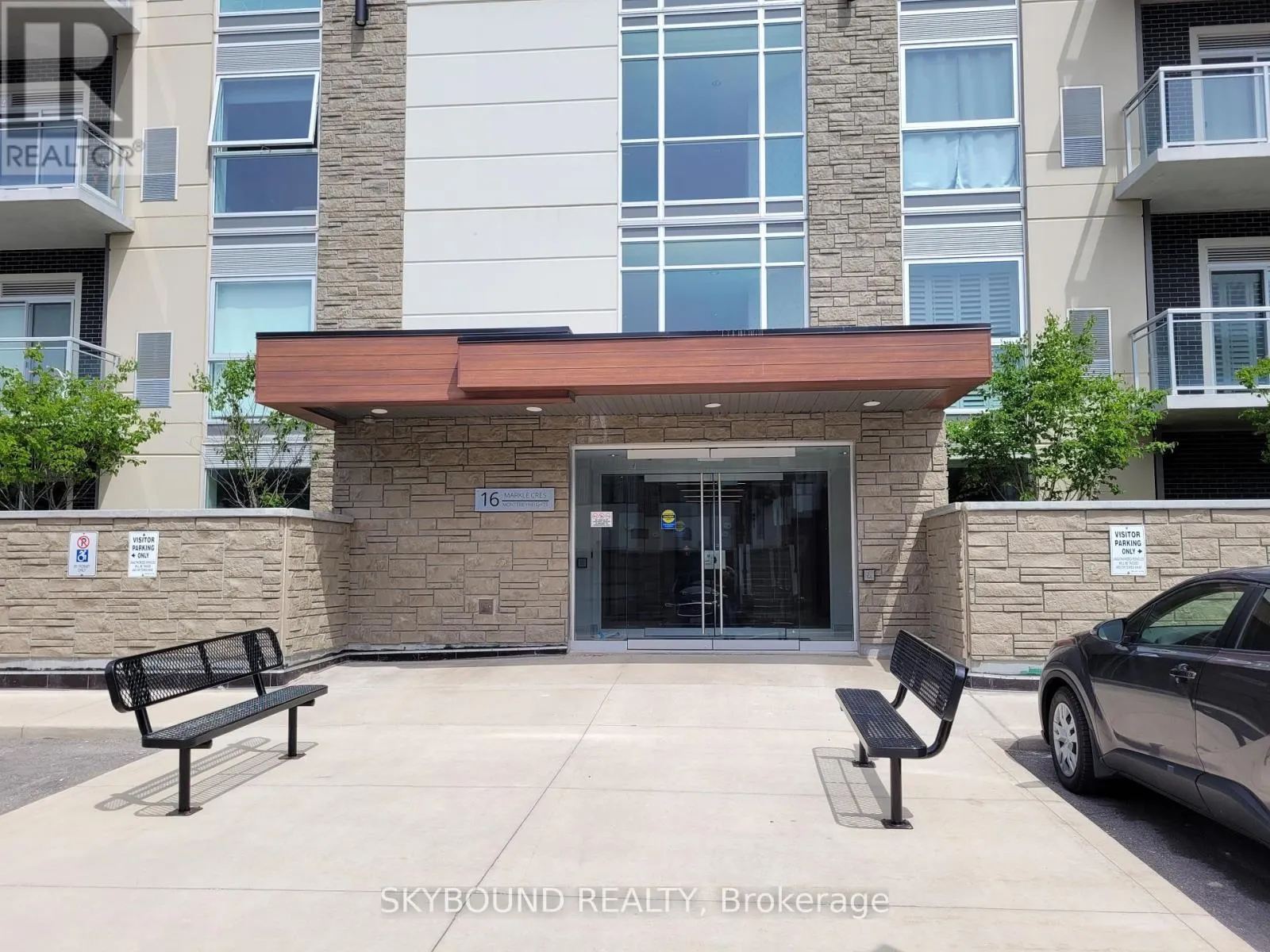 301 - 16 MARKLE CRESCENT