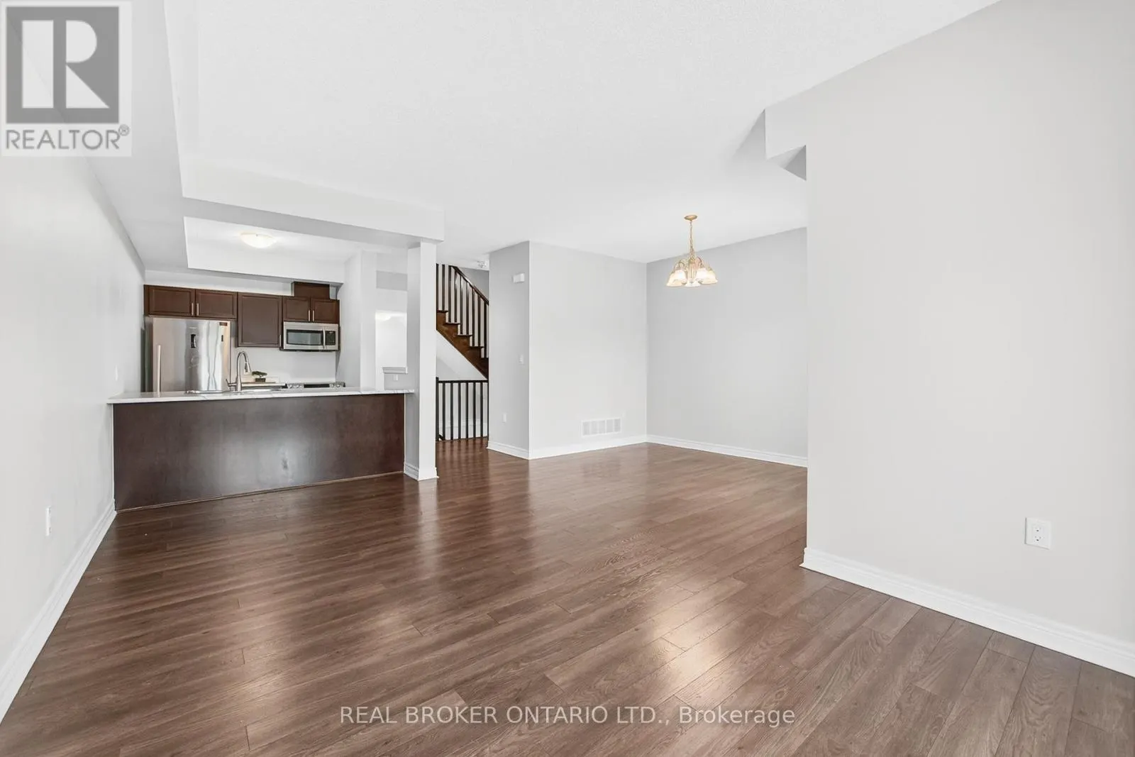 7 LADYBELL LANE