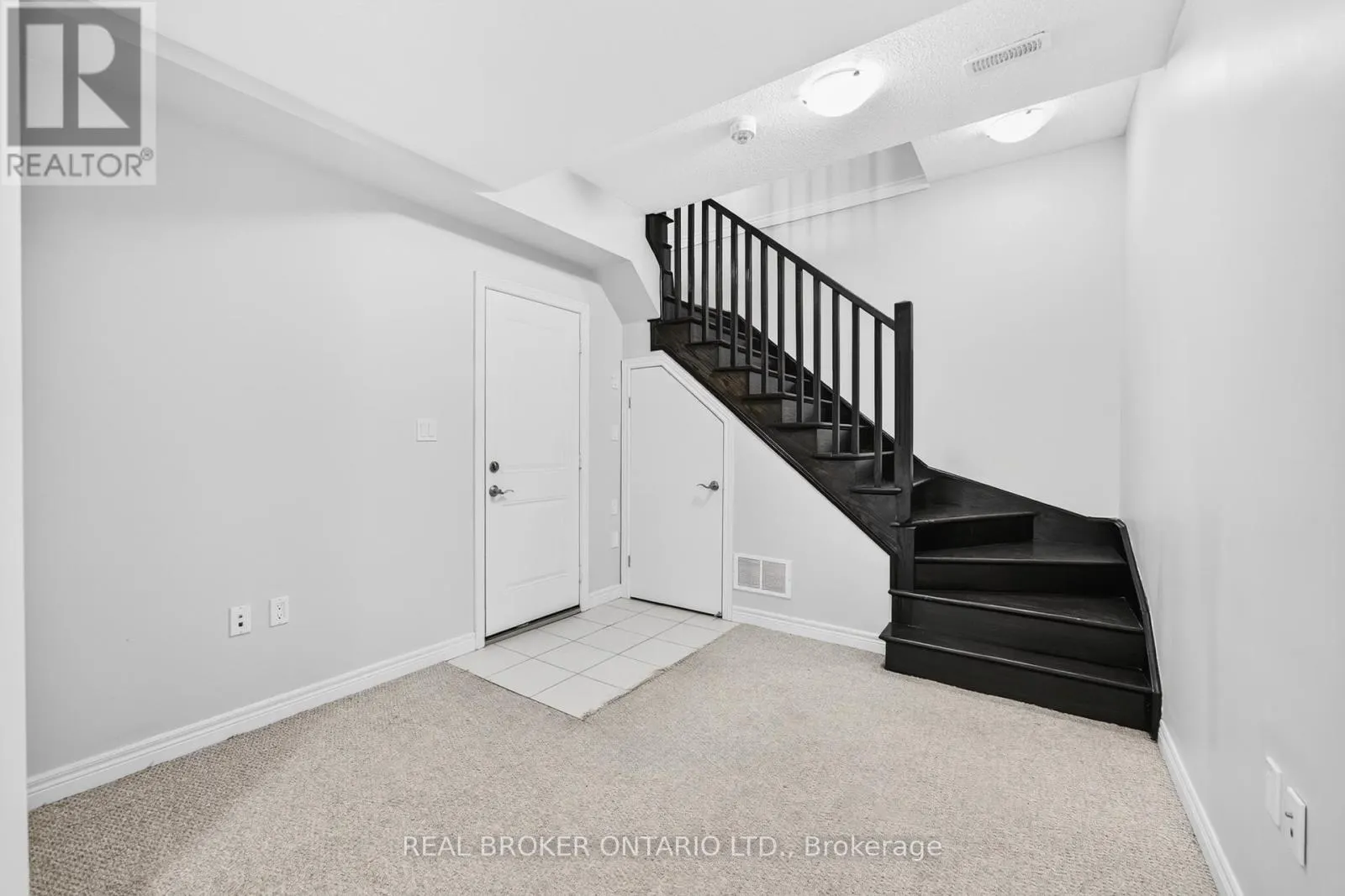 7 LADYBELL LANE