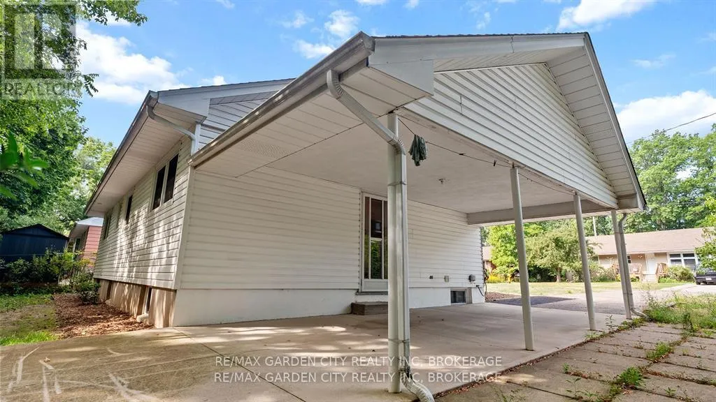 1 CAROLINE STREET