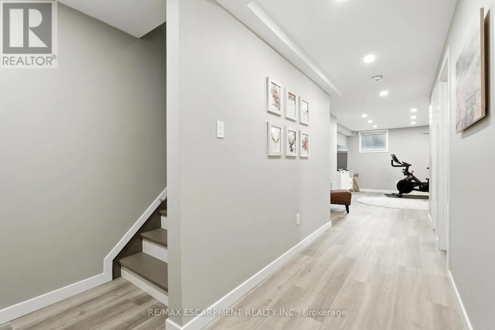 46 - 219 DUNDAS STREET E