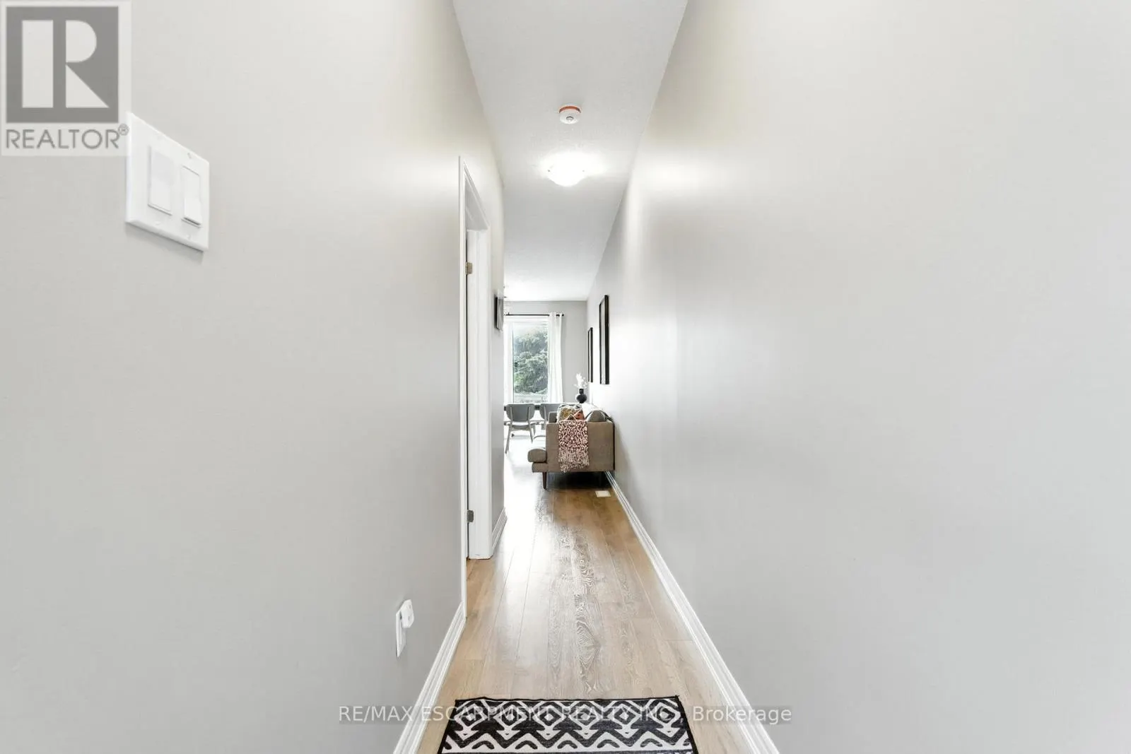 46 - 219 DUNDAS STREET E