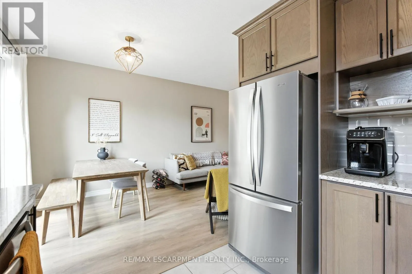 46 - 219 DUNDAS STREET E