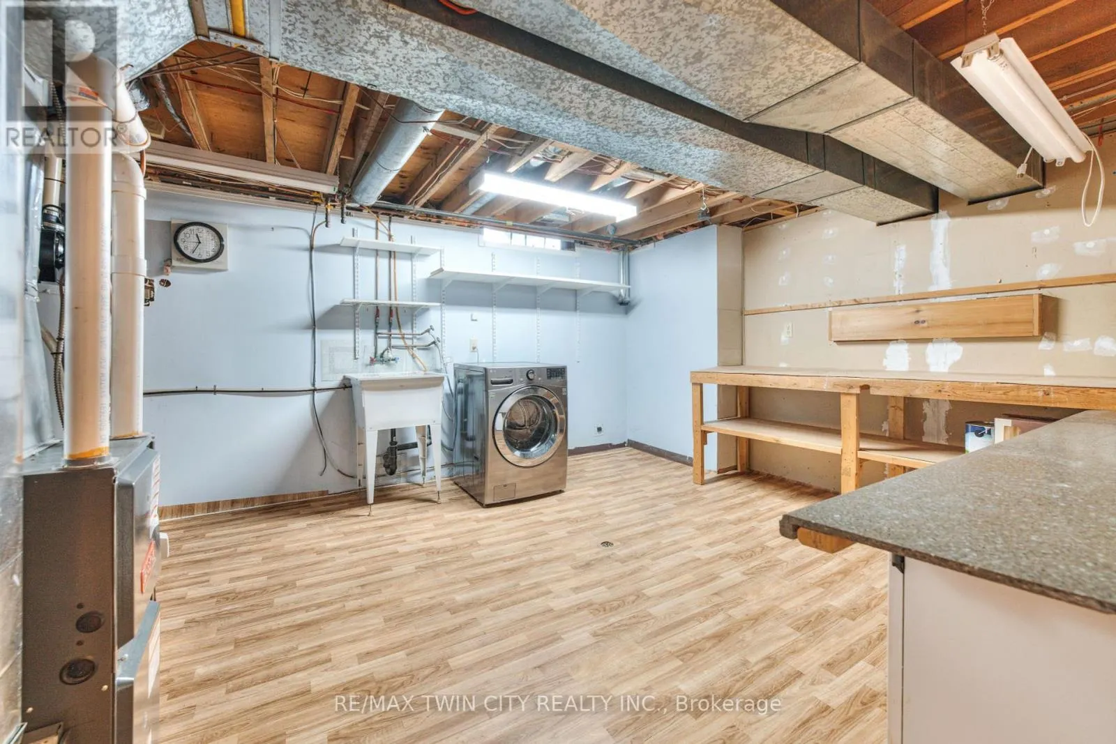 8 - 28 UNDERHILL CRESCENT