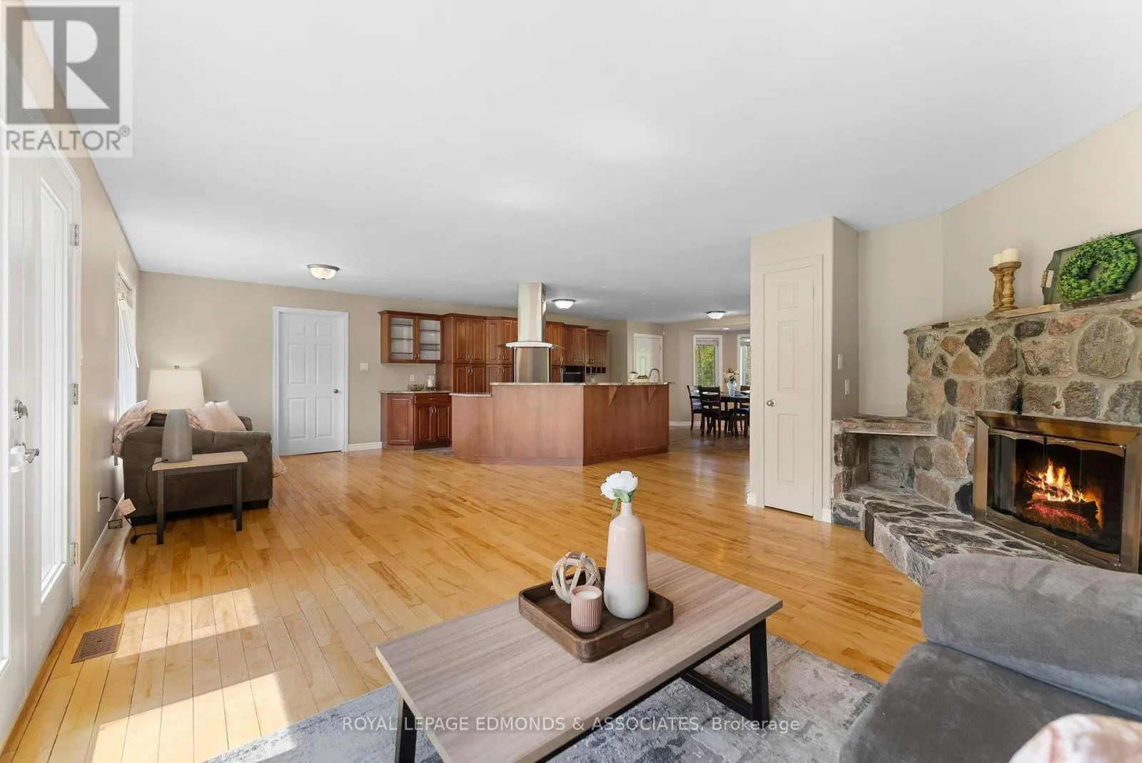 40 BLUE DANUBE WAY