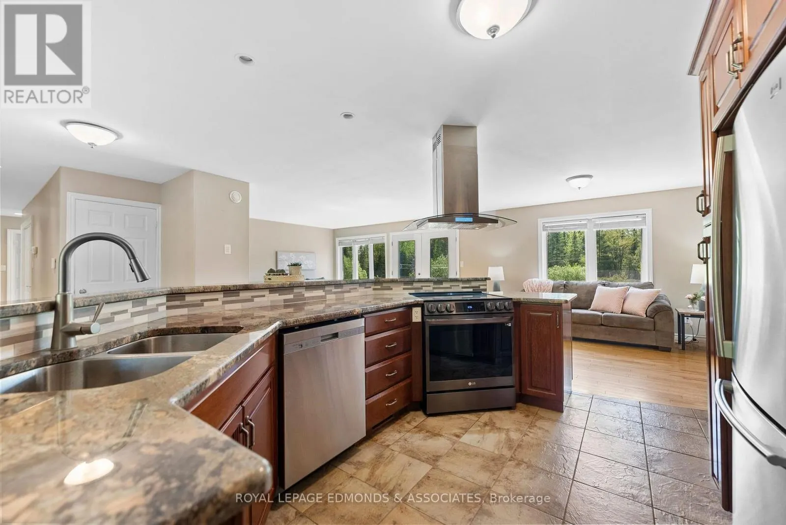 40 BLUE DANUBE WAY