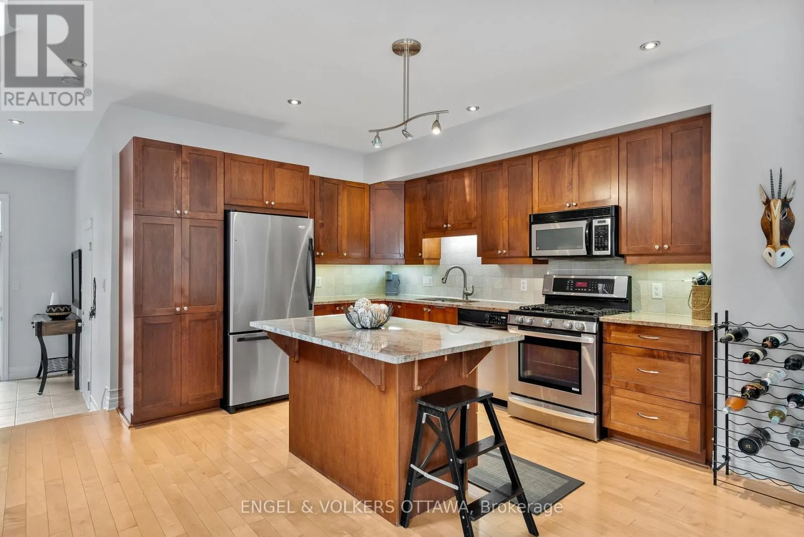110 ENCORE PRIVATE