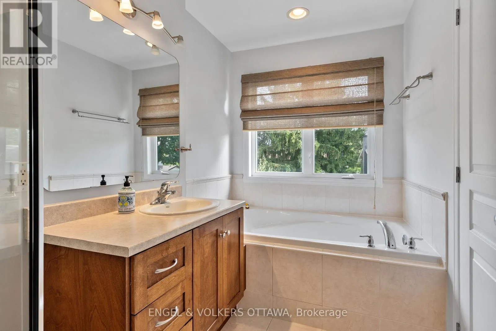 110 ENCORE PRIVATE