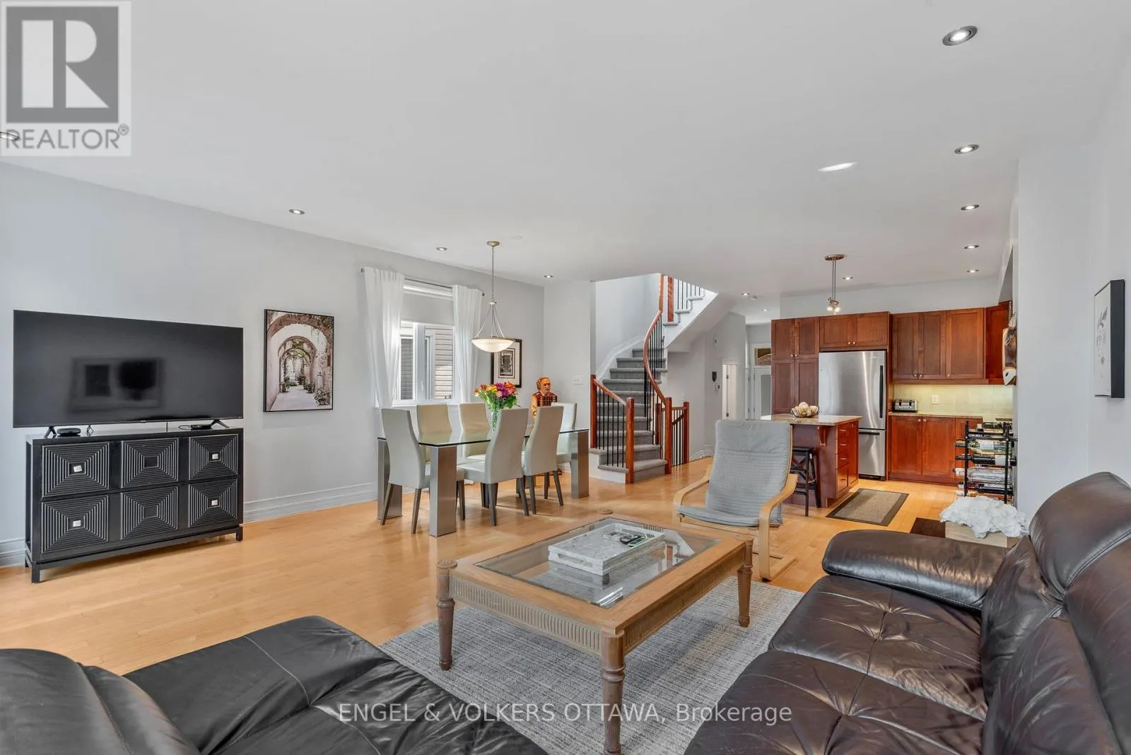 110 ENCORE PRIVATE