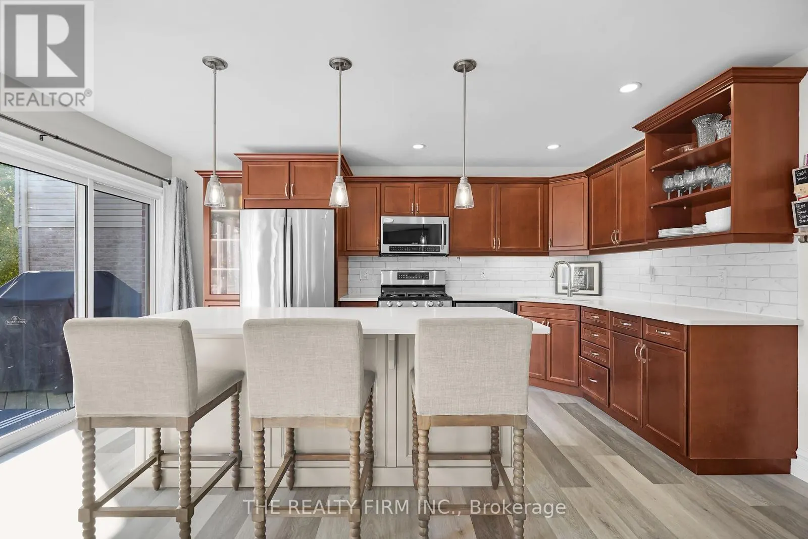 581 CLEARWATER CRESCENT