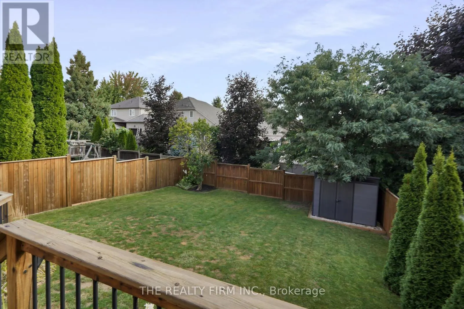 581 CLEARWATER CRESCENT