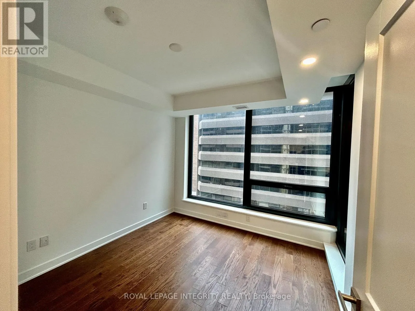 602 - 340 QUEEN STREET