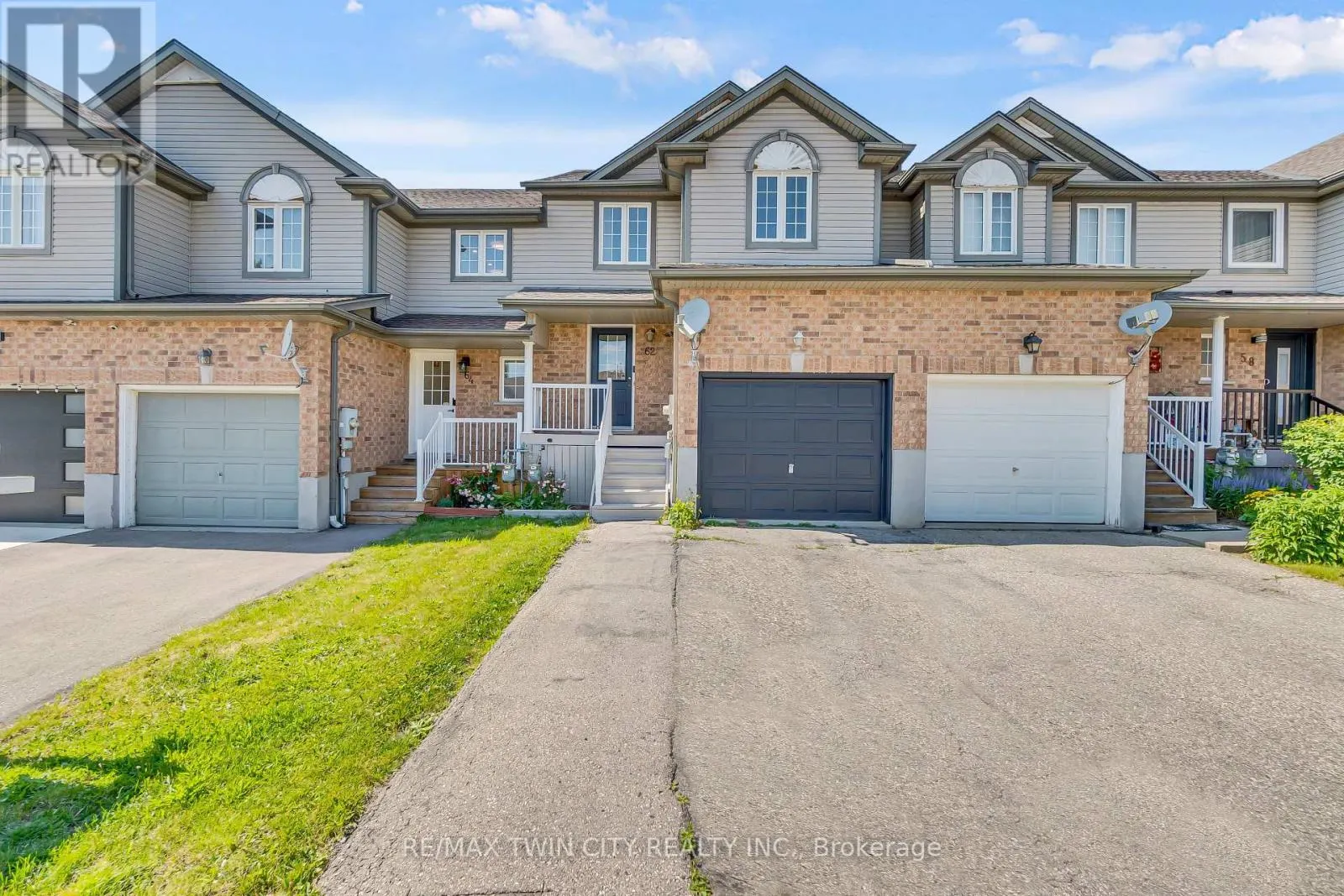 62 FOXGLOVE CRESCENT
