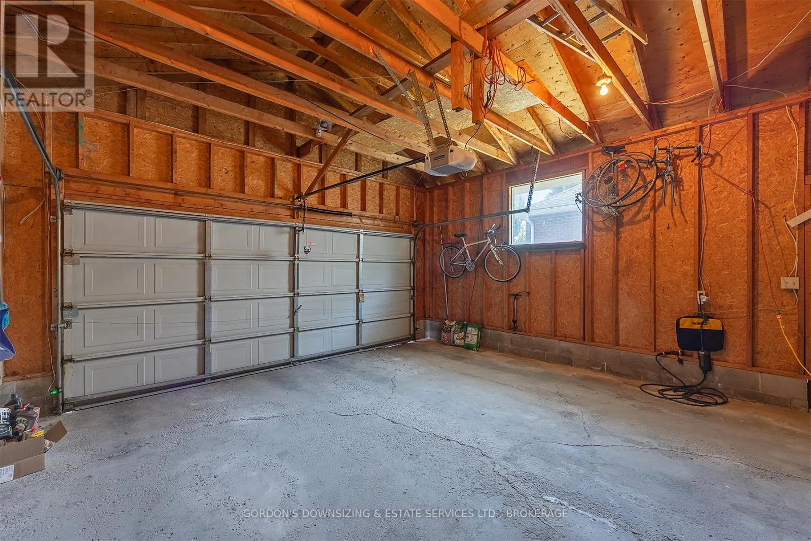 601 FERNMOOR DRIVE