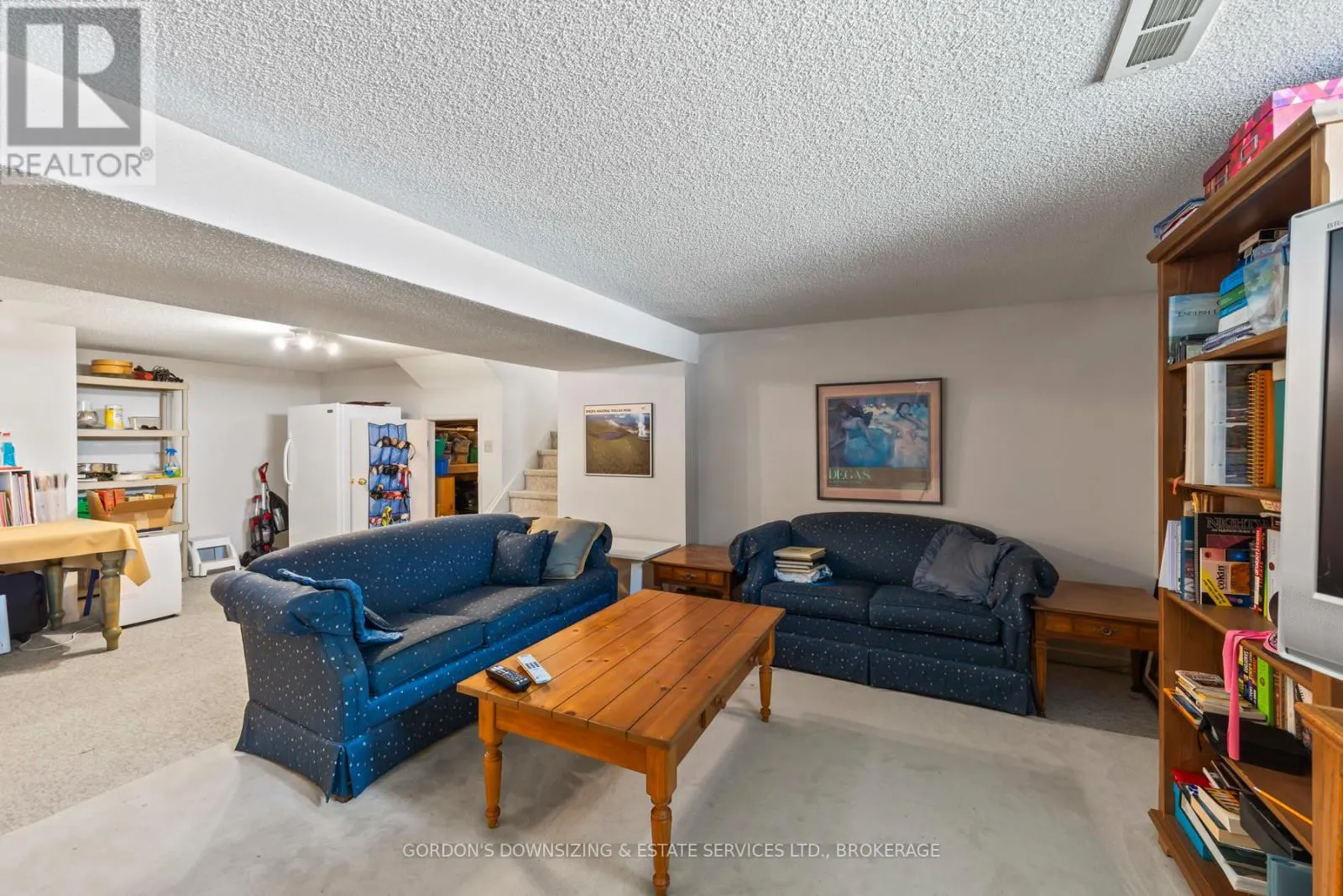 601 FERNMOOR DRIVE
