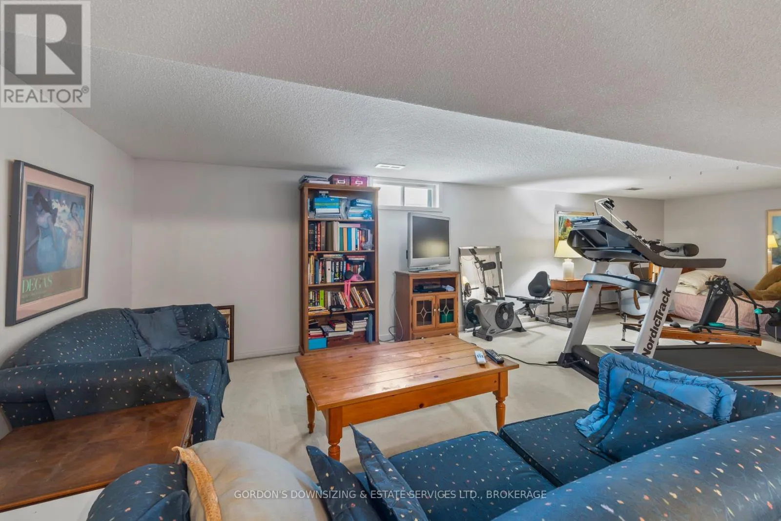 601 FERNMOOR DRIVE