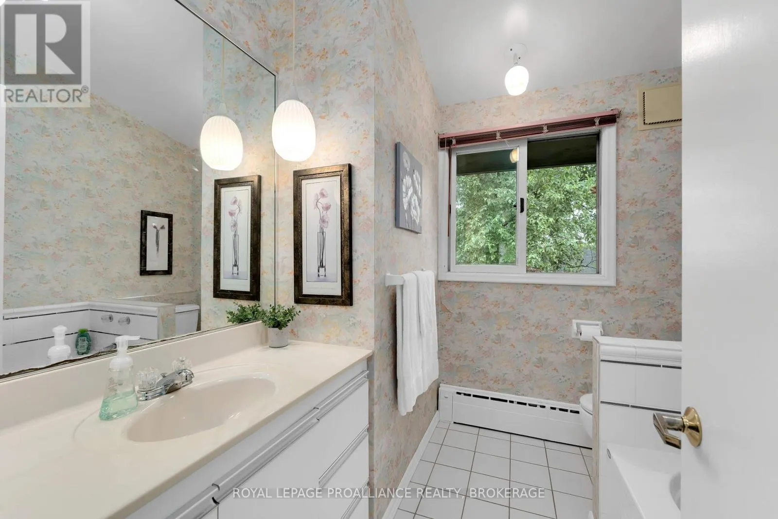 227 ALWINGTON PLACE