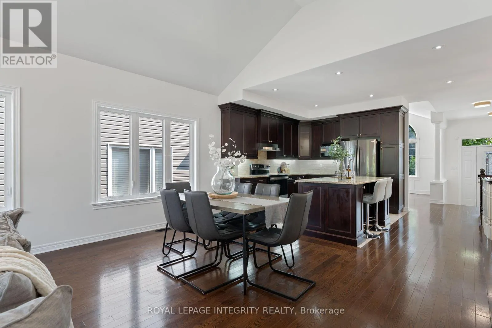 449 LANDSWOOD WAY