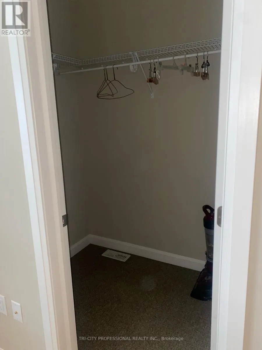 7 - 23 ECHOVALLEY DRIVE