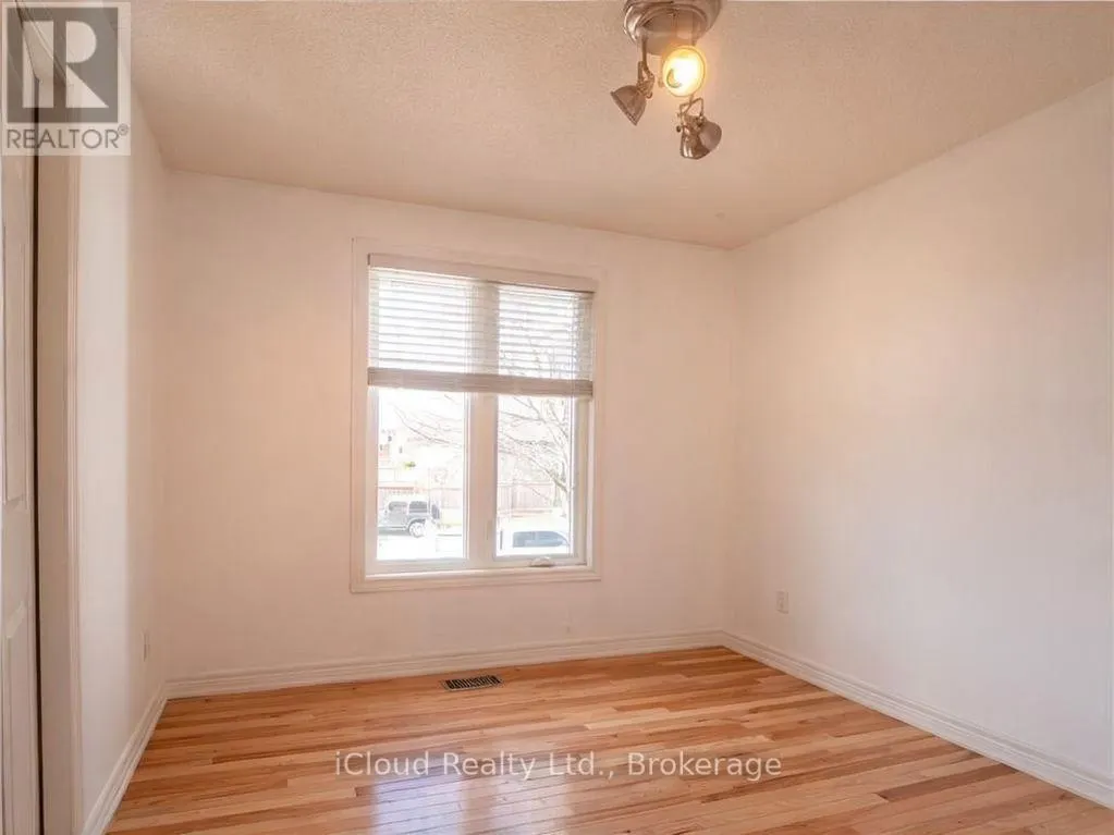 UPPER - 5 ILONA COURT