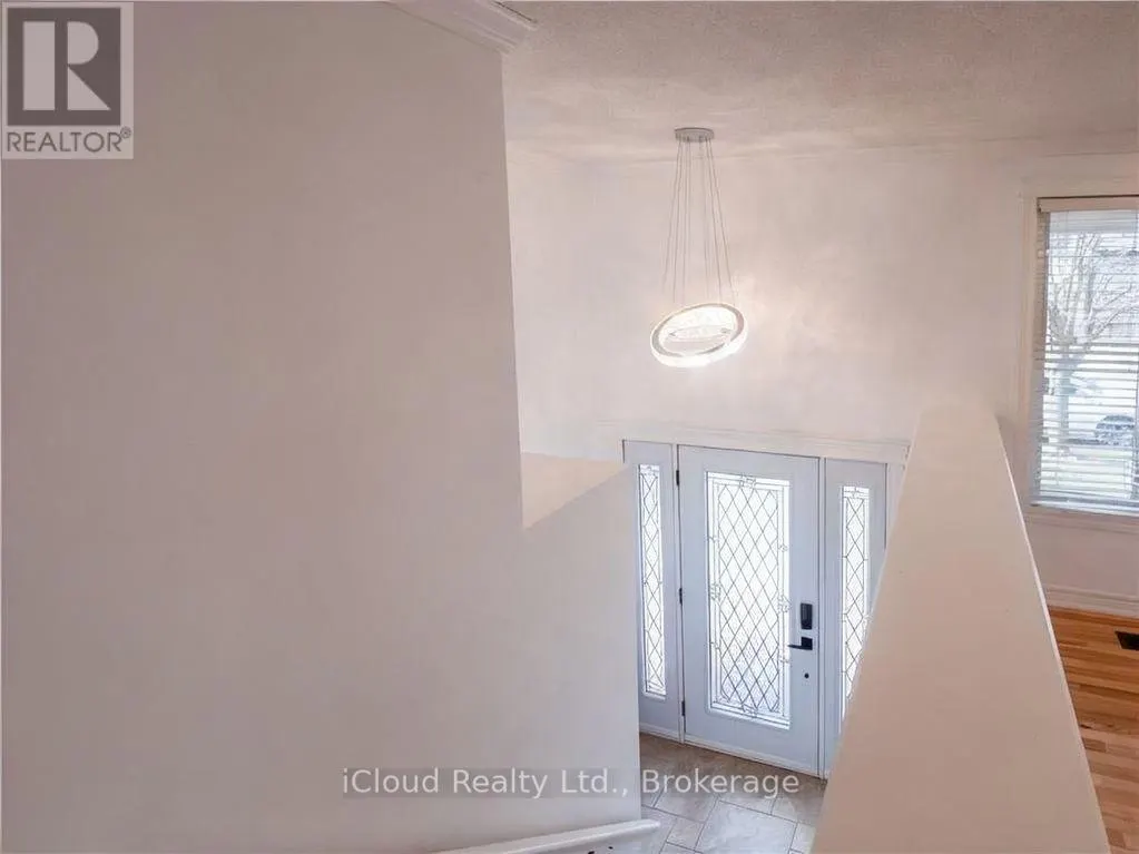 UPPER - 5 ILONA COURT