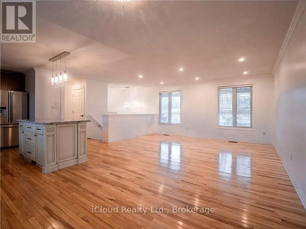 UPPER - 5 ILONA COURT