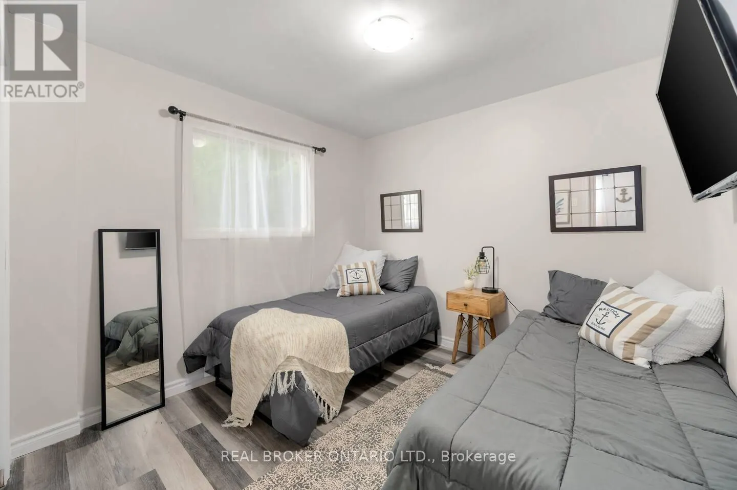 1027 SPENSOR'S TRAIL