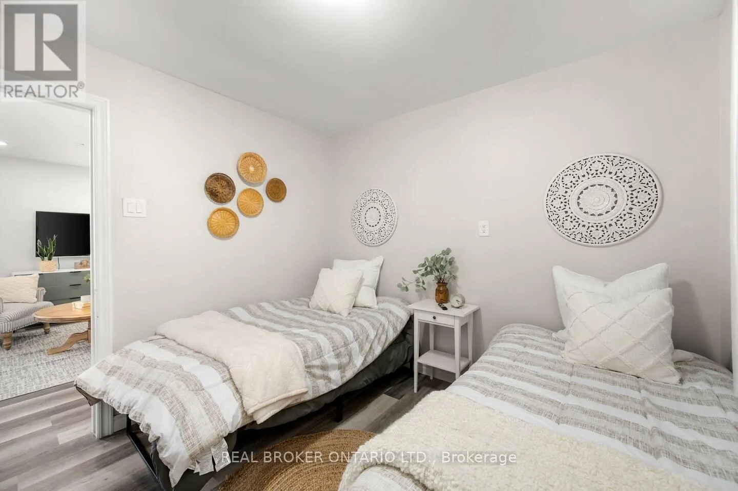 1027 SPENSOR'S TRAIL