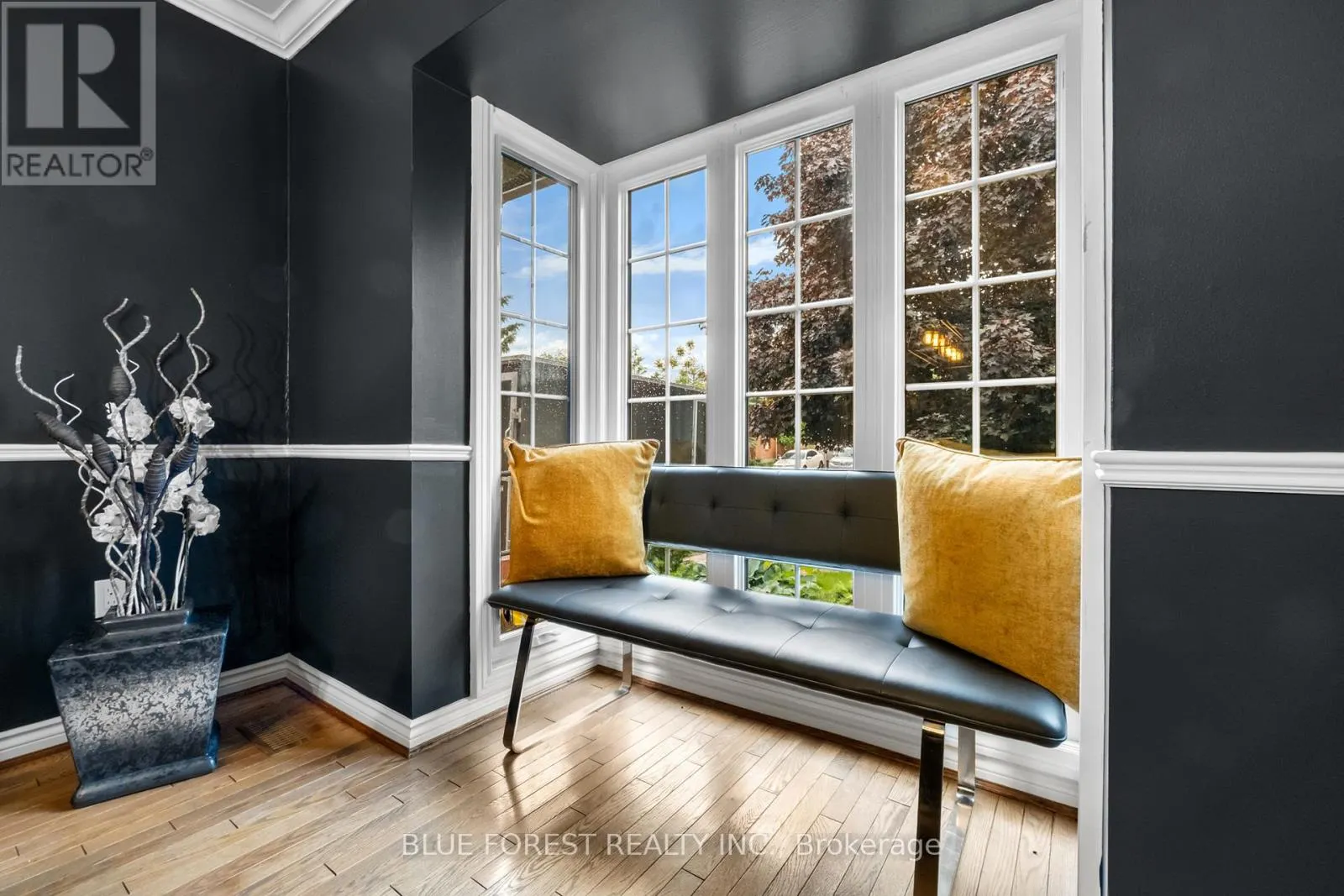 6977 LAMBETH WALK