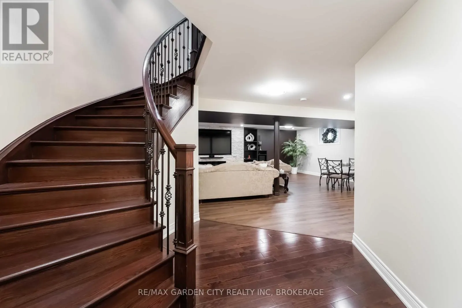 8625 ANGIE DRIVE